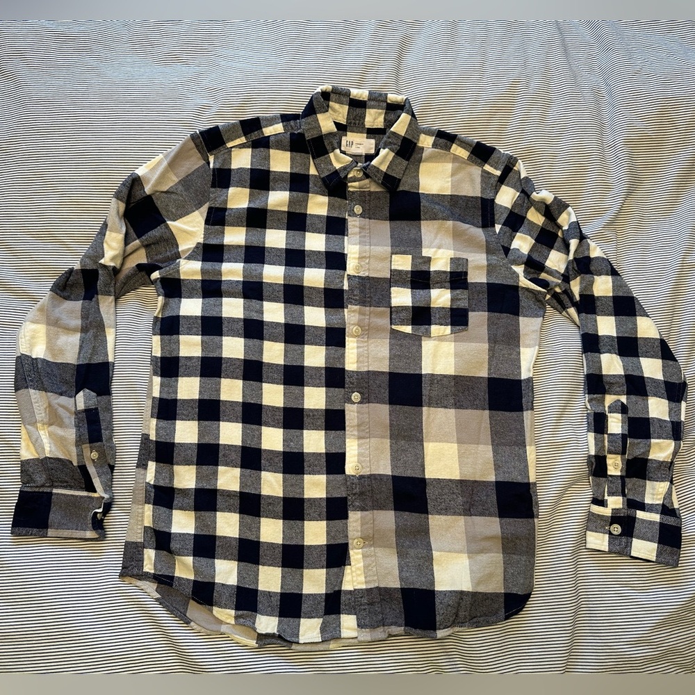 GAP Men's Navy and Cream Plaid Flannel Shirt
